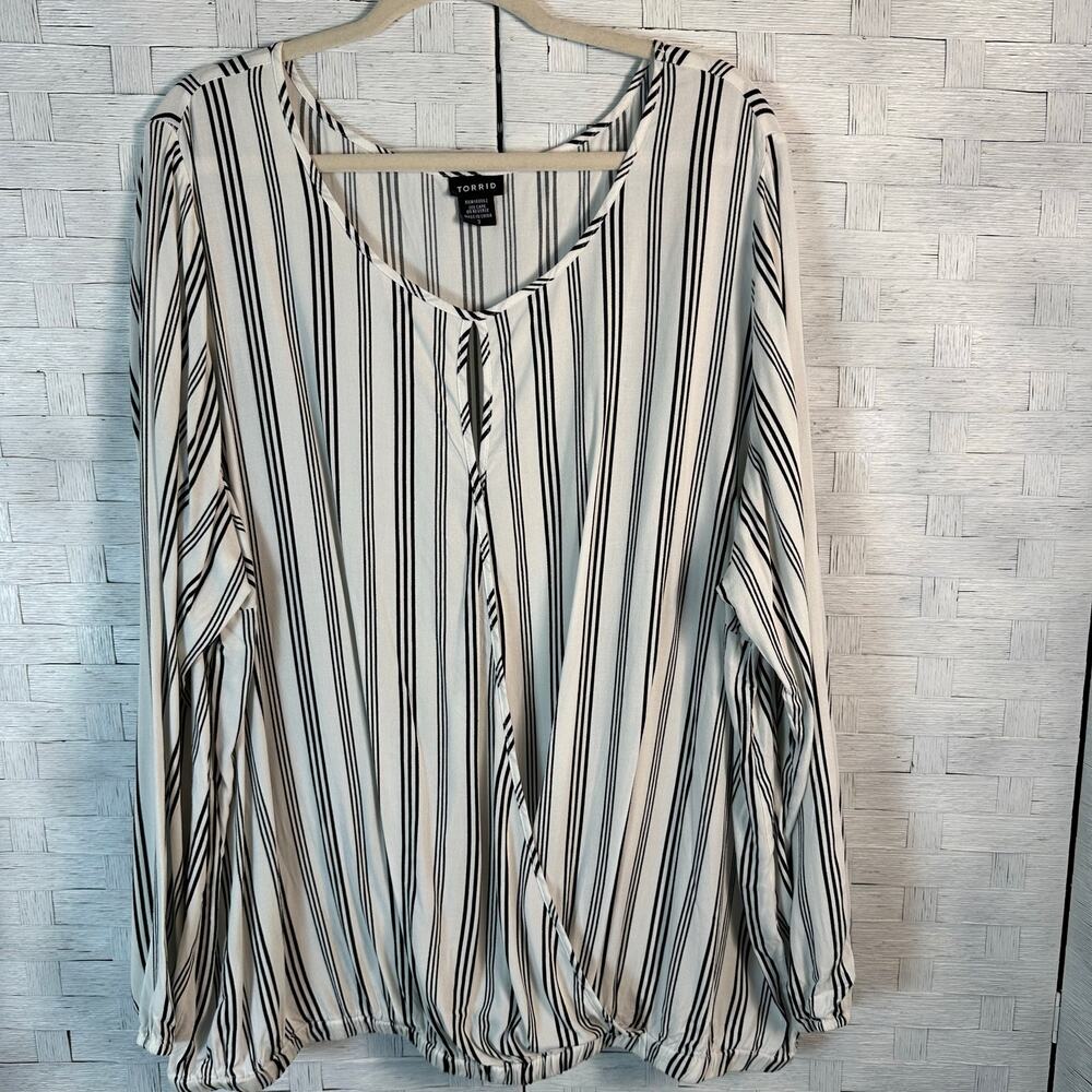 Torrid‎ Womens rap style shirt balloon sleeves white black stripes plus size